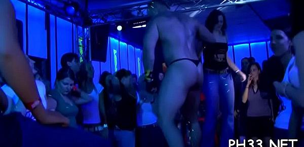  Group sex wild patty at night club knobs and pusses every where